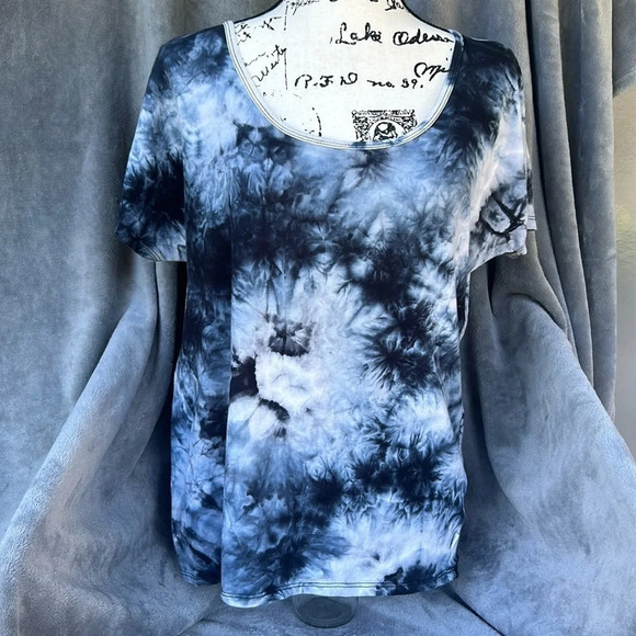 Marika Tie -Dye Tee - Picture 1 of 7